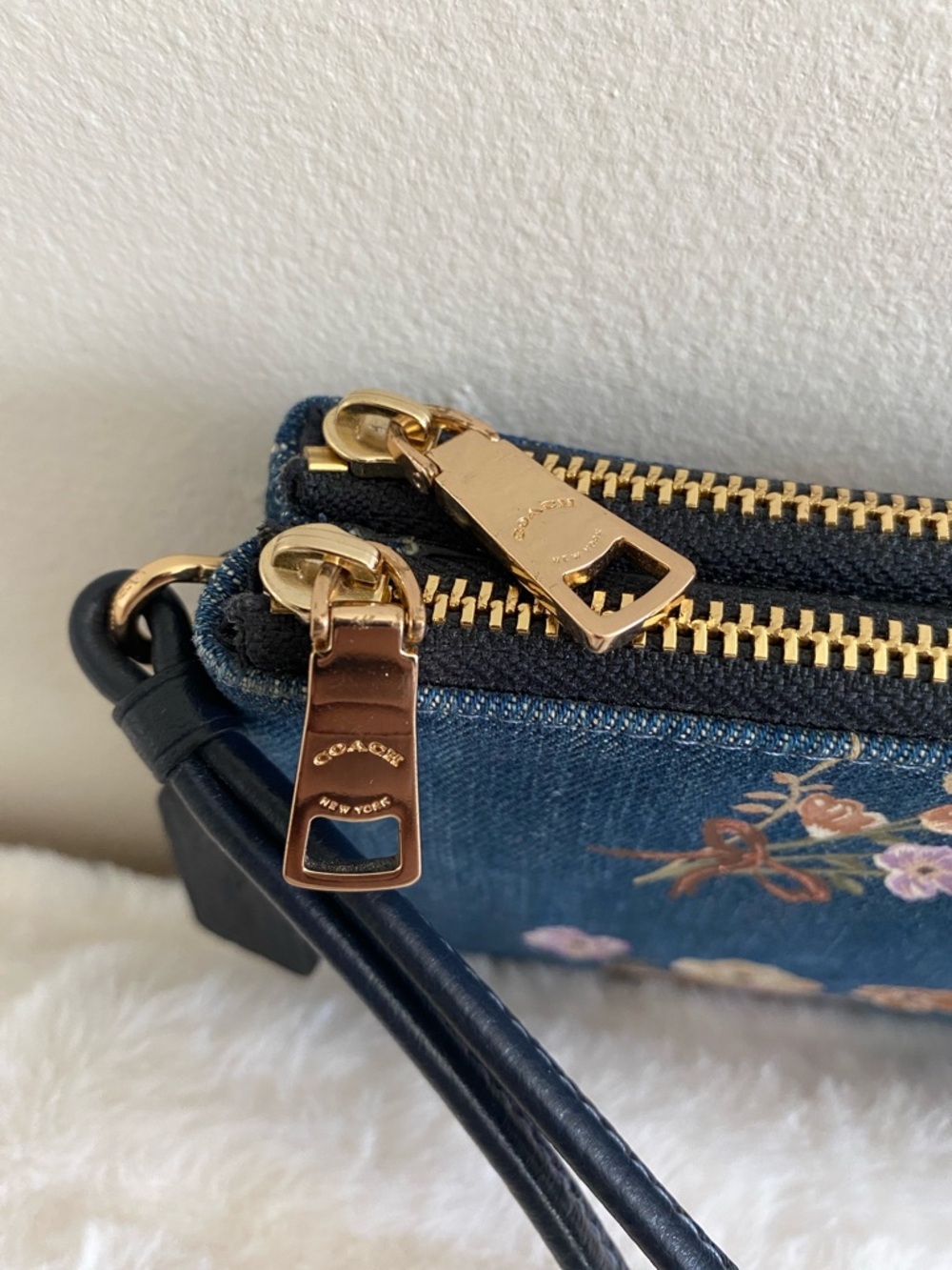 Coach Double Zip Wristlet in Painted Floral Denim - HARD TO FIND - Picture 5 of 16